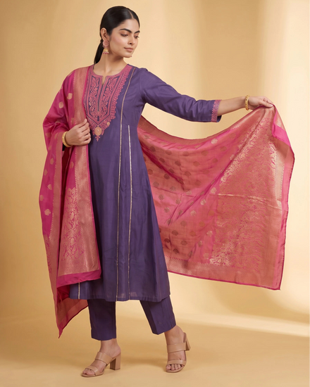 Women Purple Embroidered Straight Fit Ethnic Suit Set