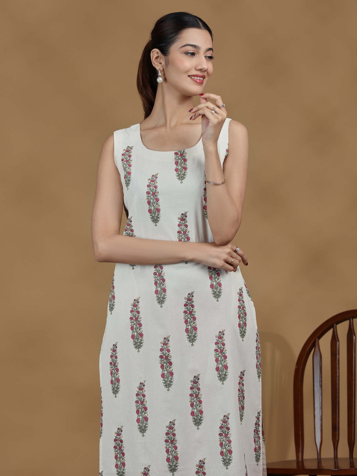 Ivory Floral Sleeveless Cotton Kurta