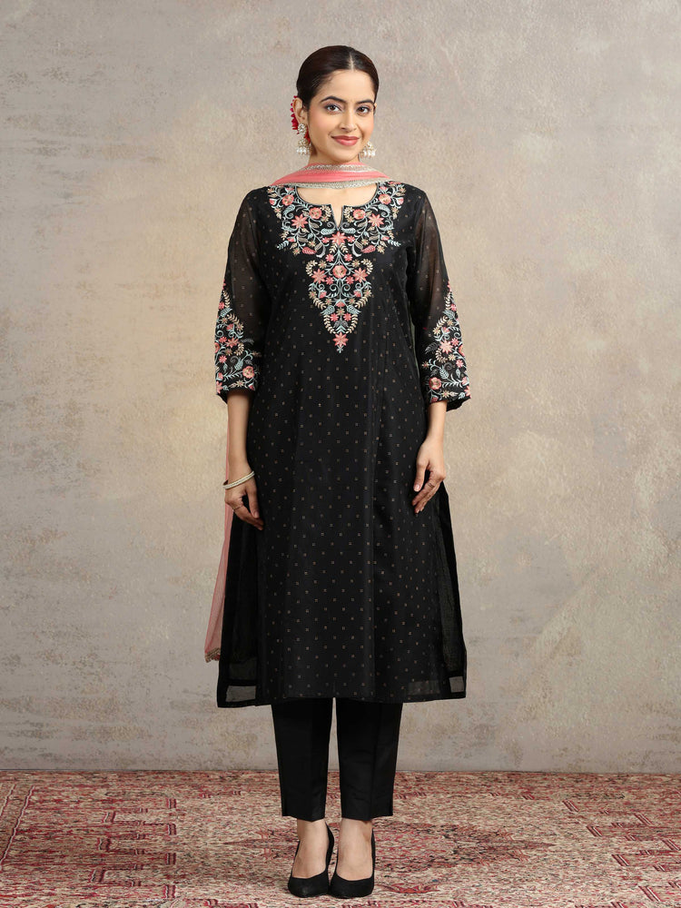 Black Floral Embroidered Straight Ethnic Kurta Set with Contrast Net Dupatta