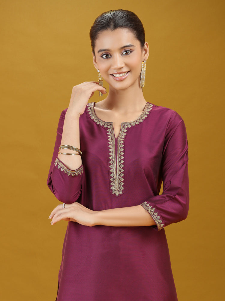 Elegant Purple Embroidered Kurta
