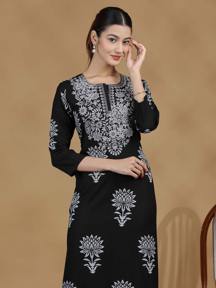 Black Solid Embroidered Straight Kurta