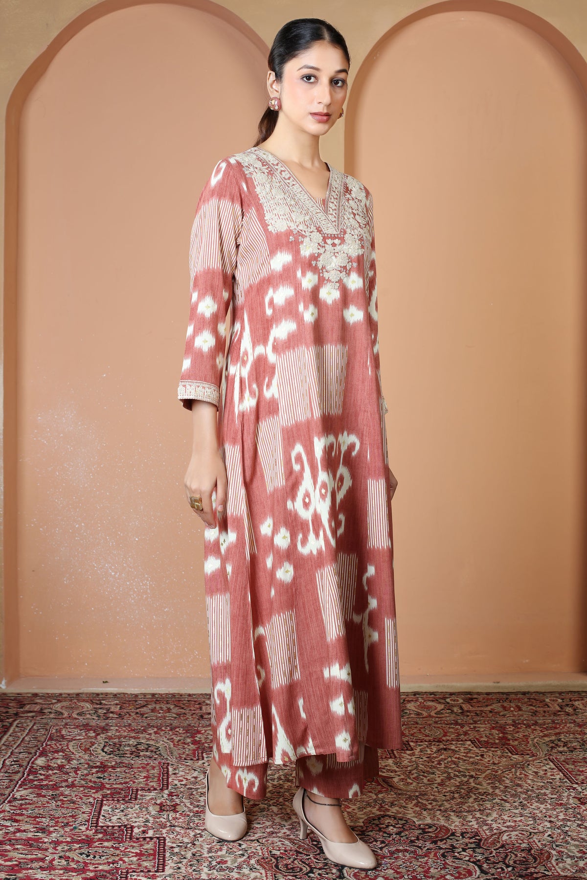 Peach Printed Embroidered V-Neck Kurta & Straight Pants Co-Ord Set