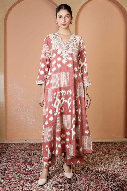 Peach Printed Embroidered V-Neck Kurta & Straight Pants Co-Ord Set