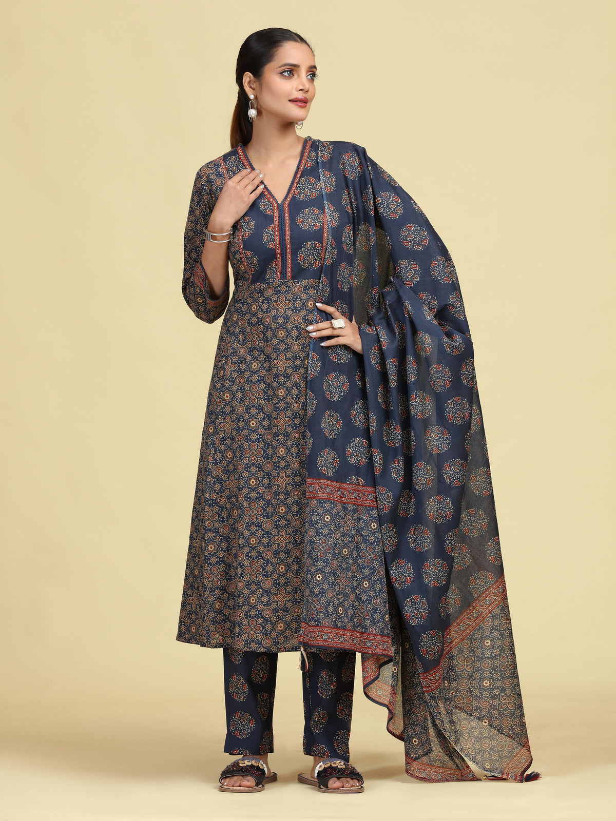 Grey Pure Cotton Ethnic Printed Kurta Pant Dupatta Set