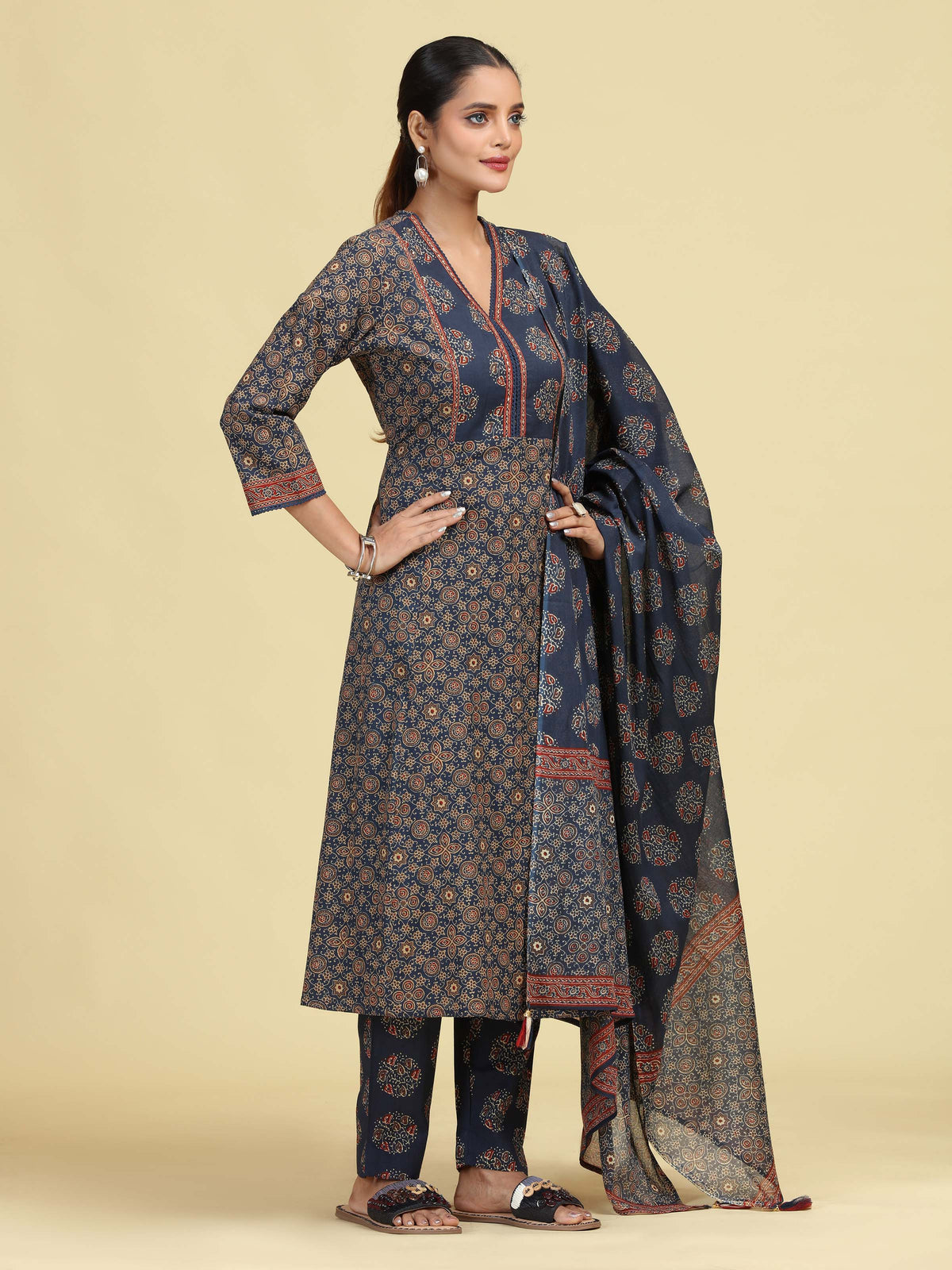 Grey Pure Cotton Ethnic Printed Kurta Pant Dupatta Set