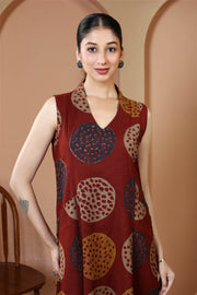 Maroon Printed Cotton A-Line Sleeveless V-Neck Kurta
