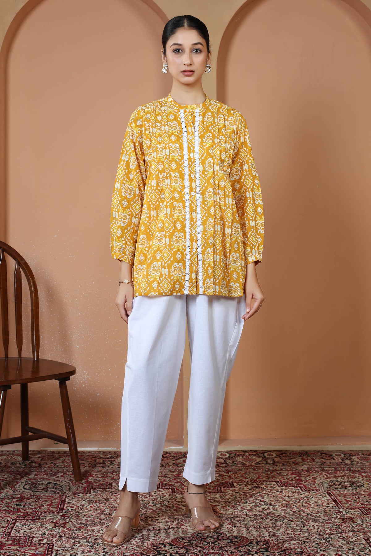 Yellow Printed Relaxed Fit Pure Casual Cotton Short Kurti