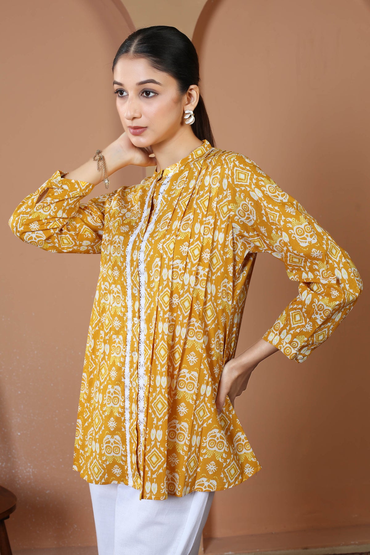 Yellow Printed Relaxed Fit Pure Casual Cotton Short Kurti