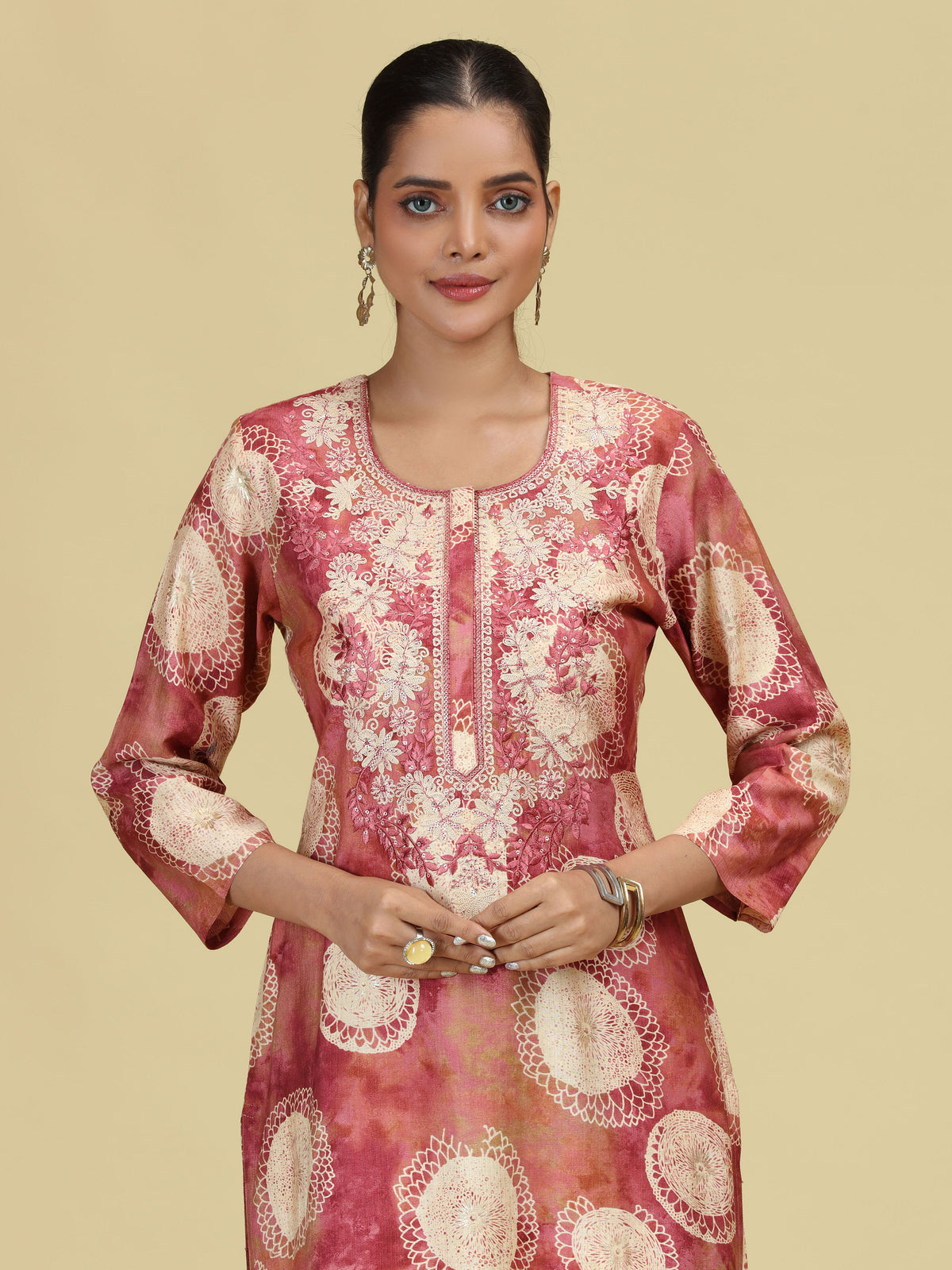 Peach Floral Embroidered Kurta with Straight Pants Co-Ord Set