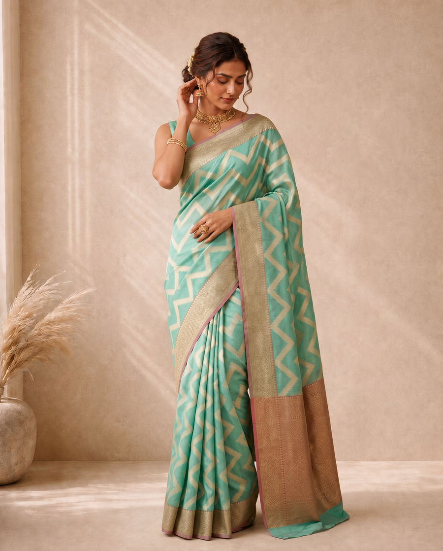 Green Munga Weaving Saree with Woven Pallu