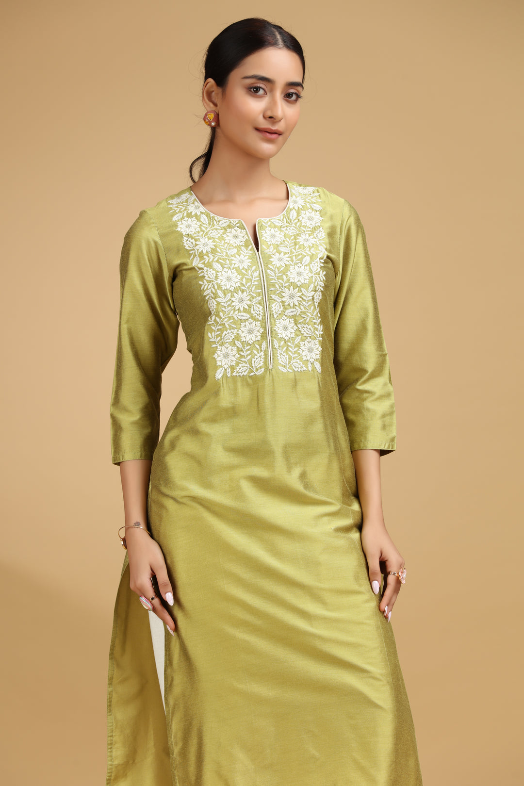 Green Embroidered Straight Kurta