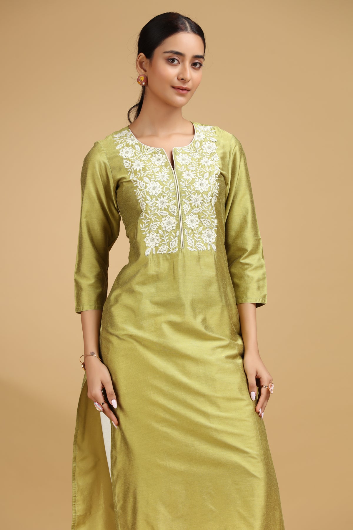 Green Embroidered Straight Kurta