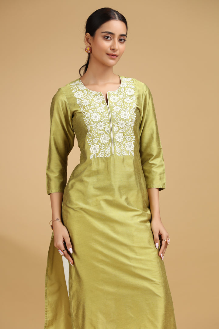 Green Embroidered Straight Kurta