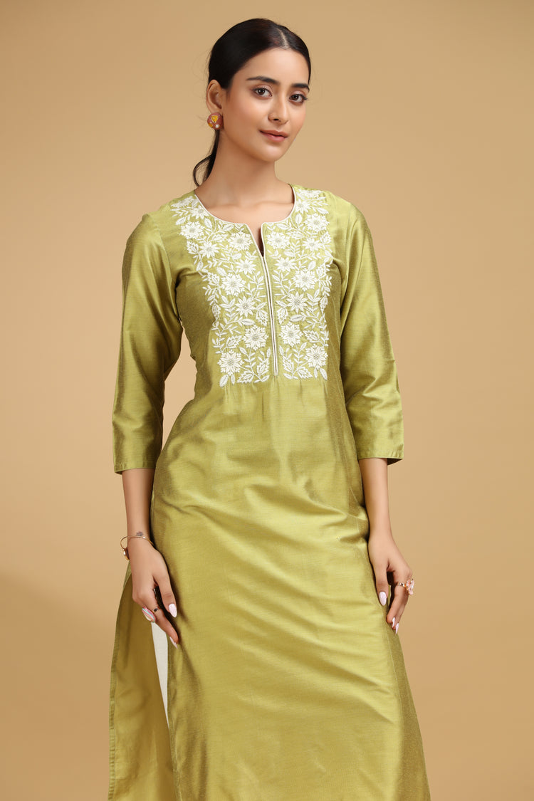 Green Embroidered Straight Kurta