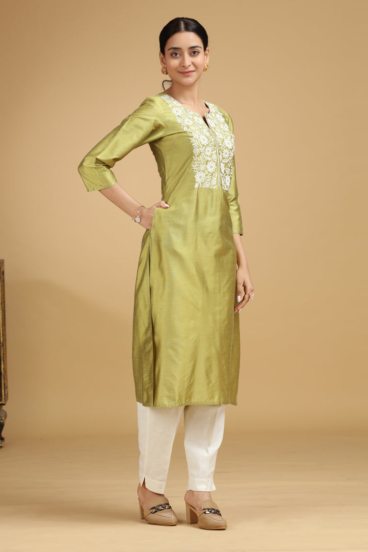 Green Embroidered Straight Kurta