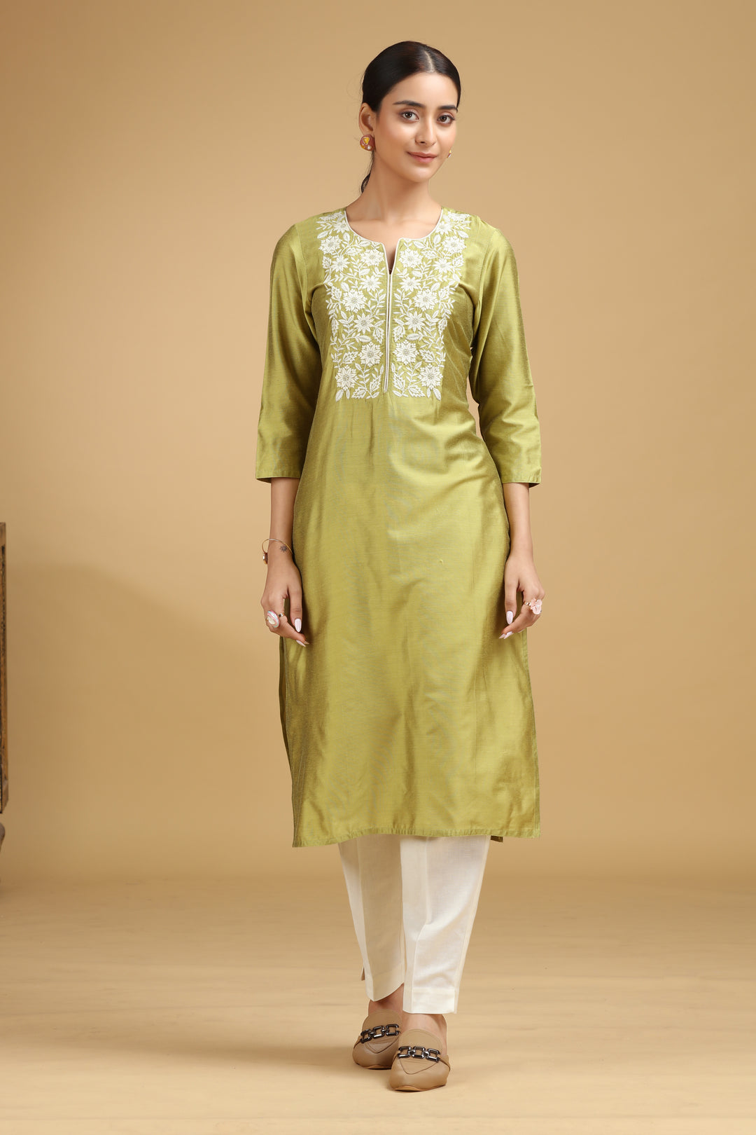 Green Embroidered Straight Kurta