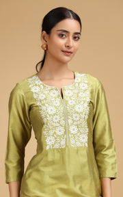 Green Embroidered Straight Kurta
