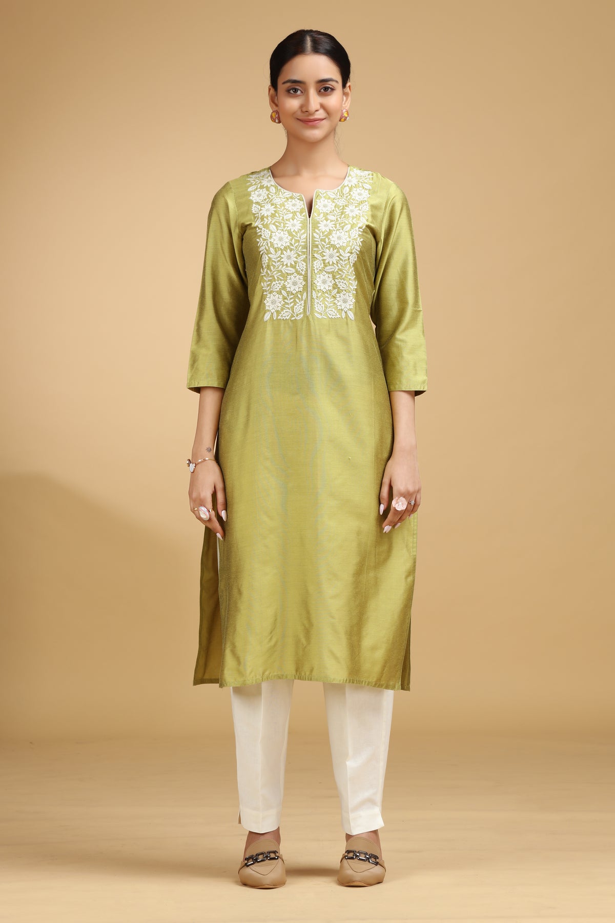 Green Embroidered Straight Kurta