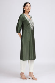 Green Floral Embroidered Straight Kurta