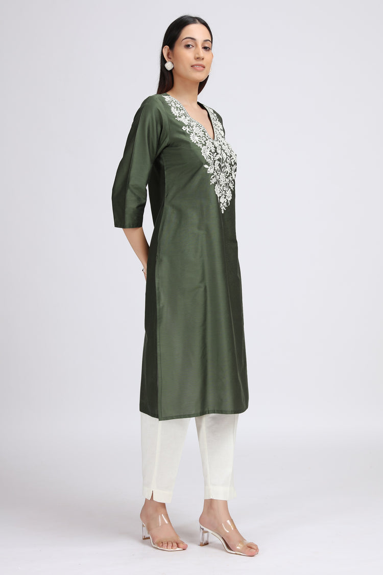 Green Floral Embroidered Straight Kurta