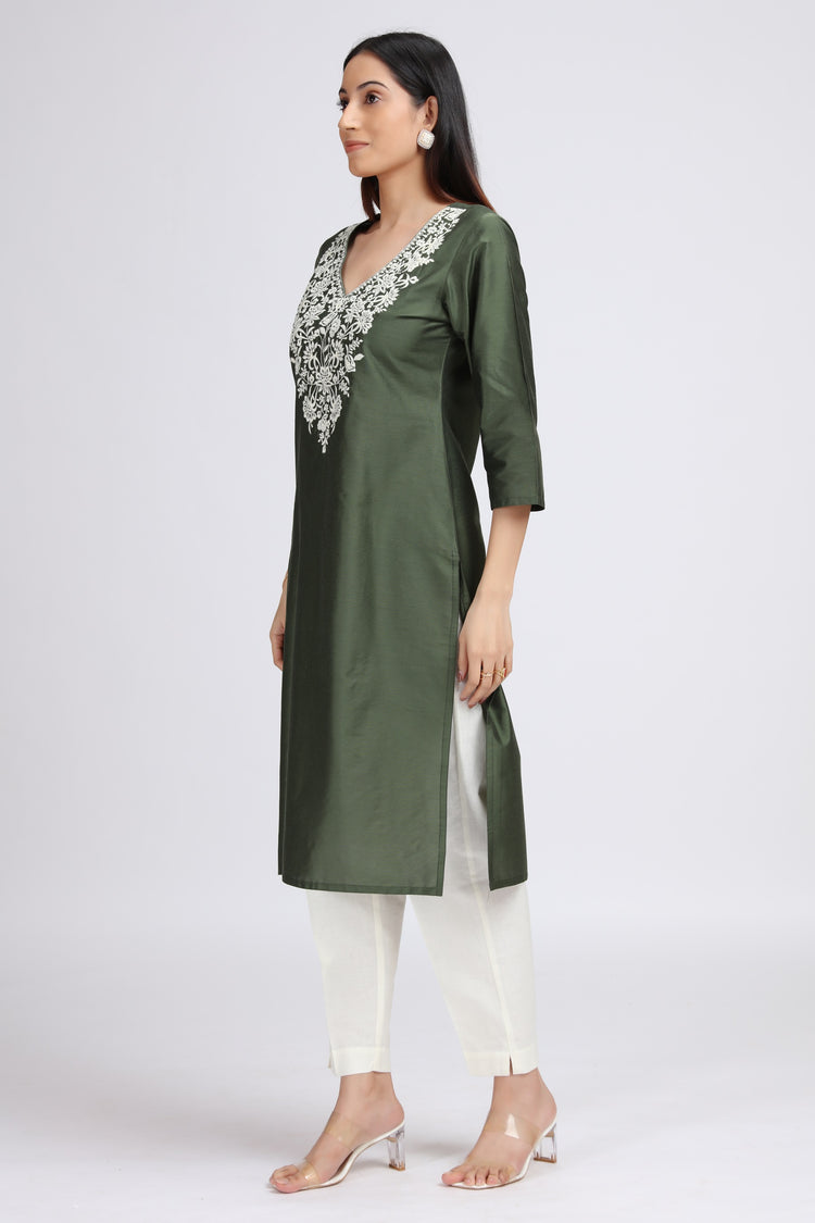 Green Floral Embroidered Straight Kurta