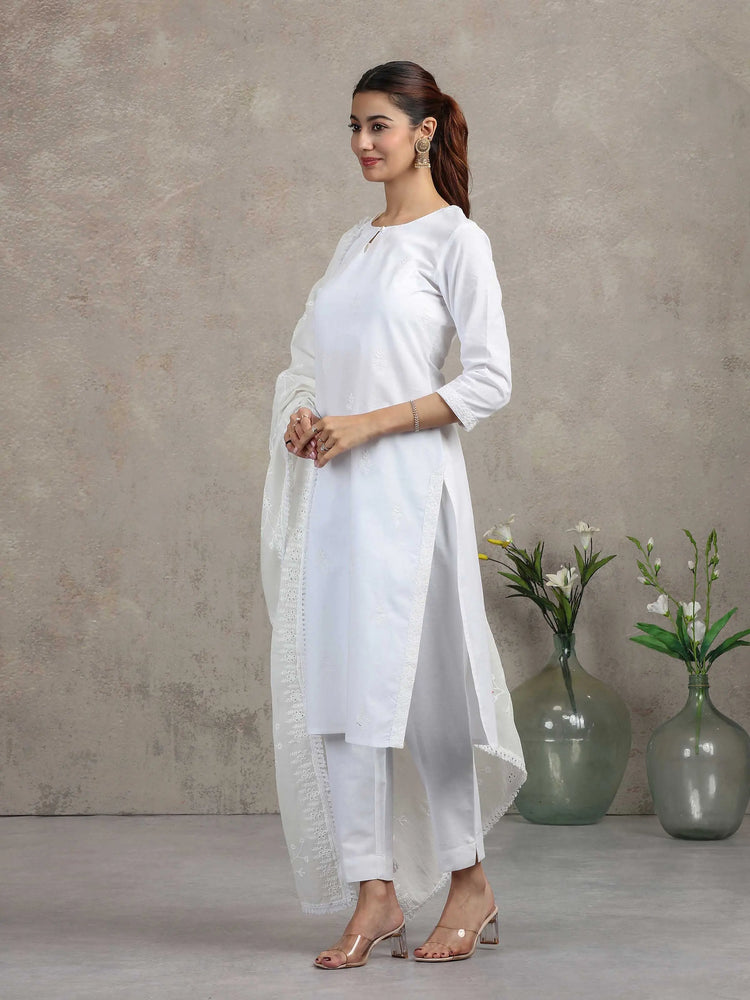 White Floral Embroidered Cotton Straight Kurta