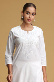 White Floral Embroidered Straight Kurta