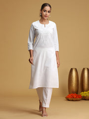White Floral Embroidered Straight Kurta