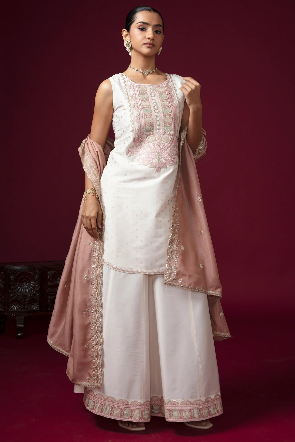 Women Off White Embroidered Straight Fit Ethnic Suit Set