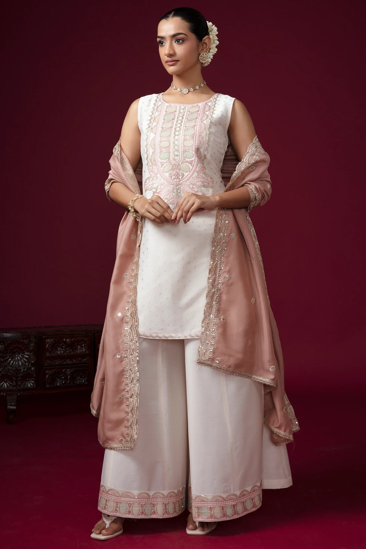 Women Off White Embroidered Straight Fit Ethnic Suit Set