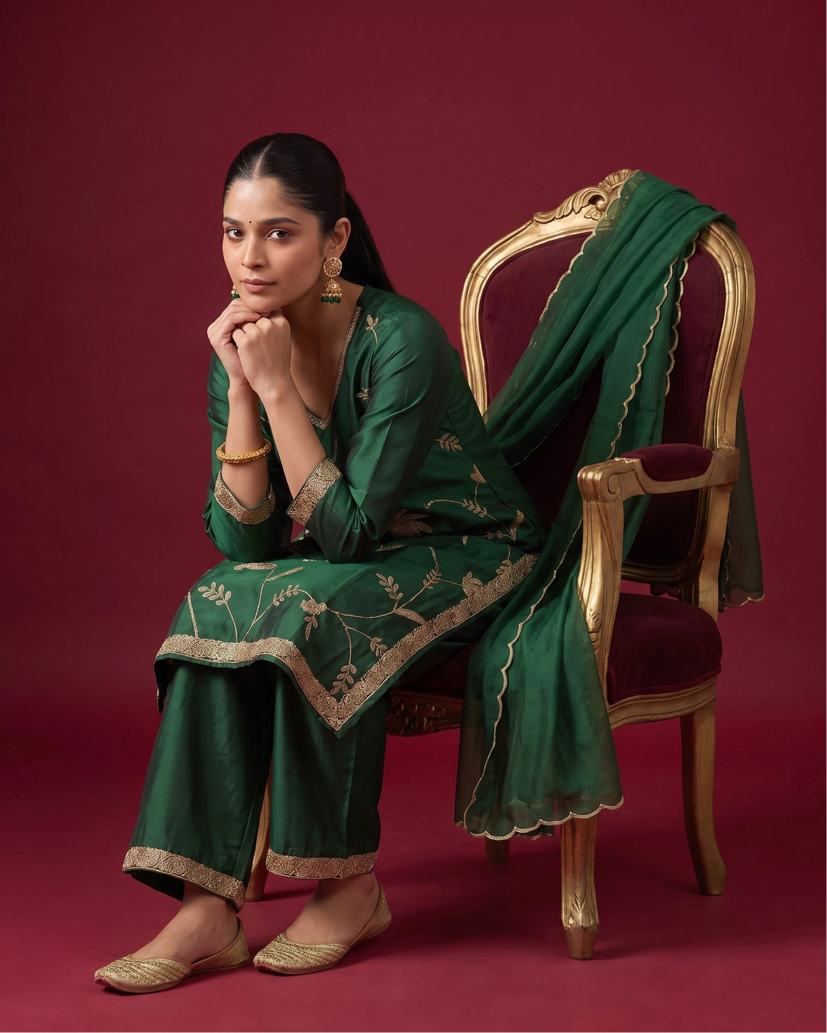 Women Bottle Green Embroidered Straight Fit Ethnic Suit Set