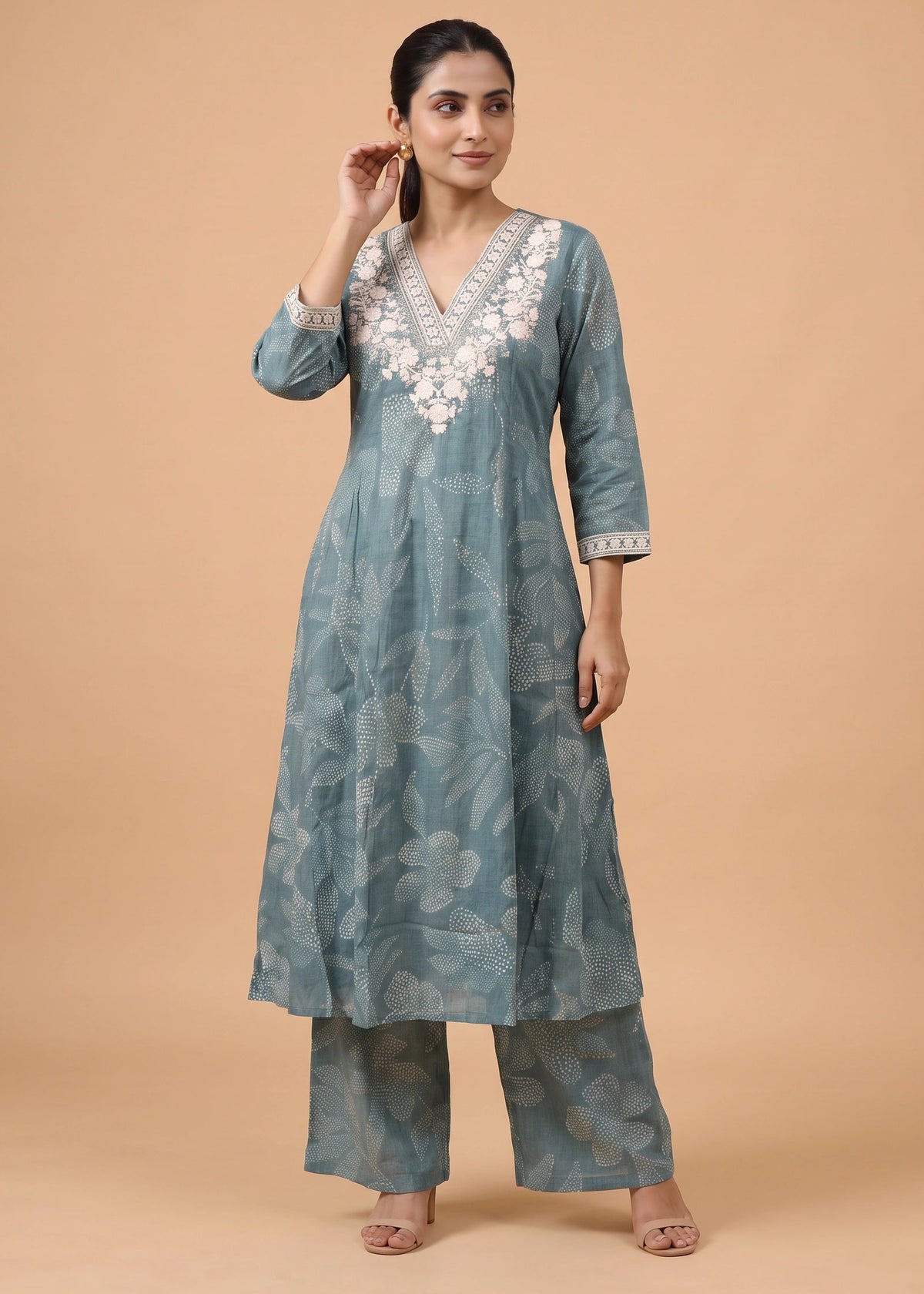 Women Light Sea Green Rayon Embroidered Straight-Fit Co-ord Set