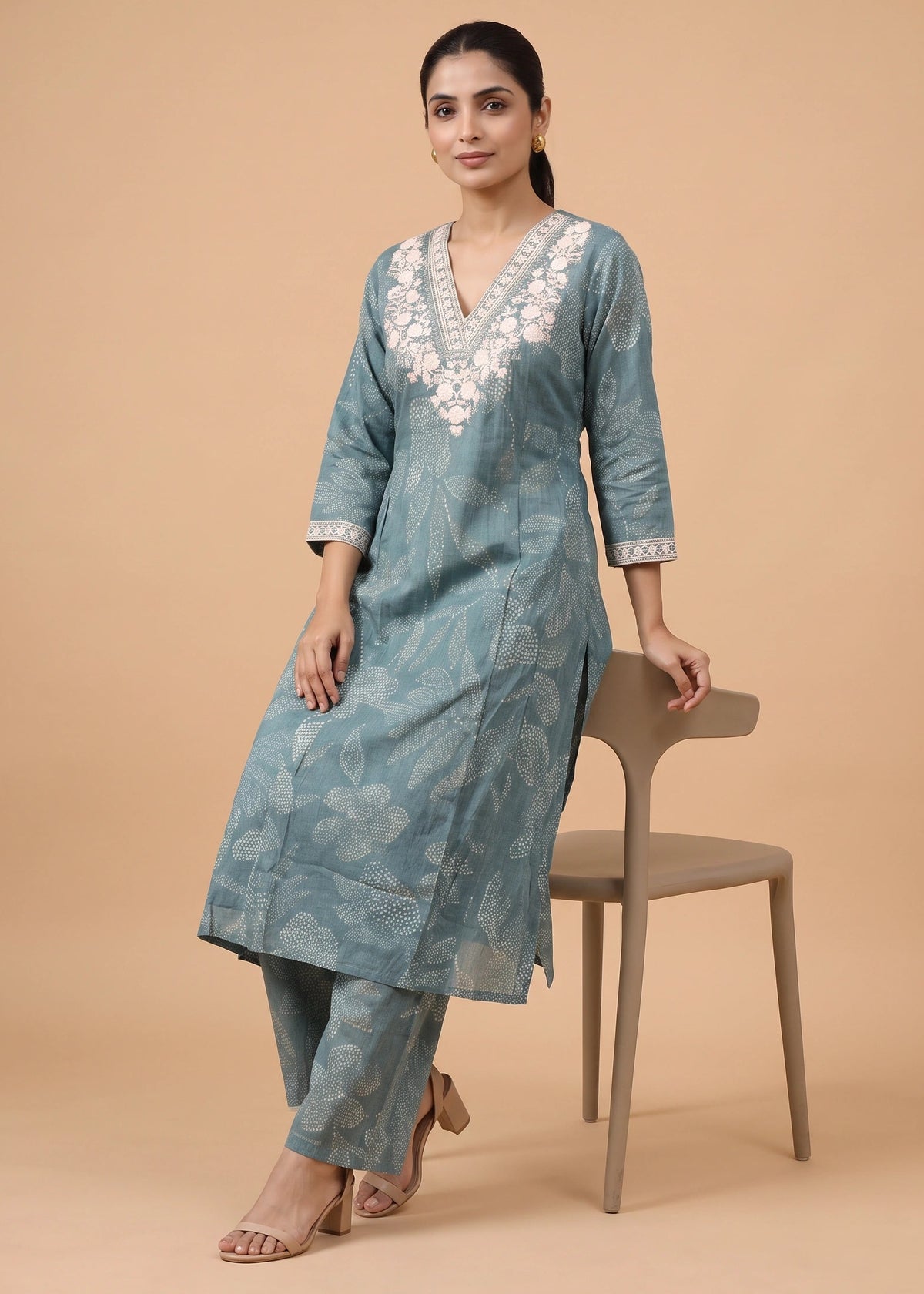 Women Light Sea Green Rayon Embroidered Straight-Fit Co-ord Set