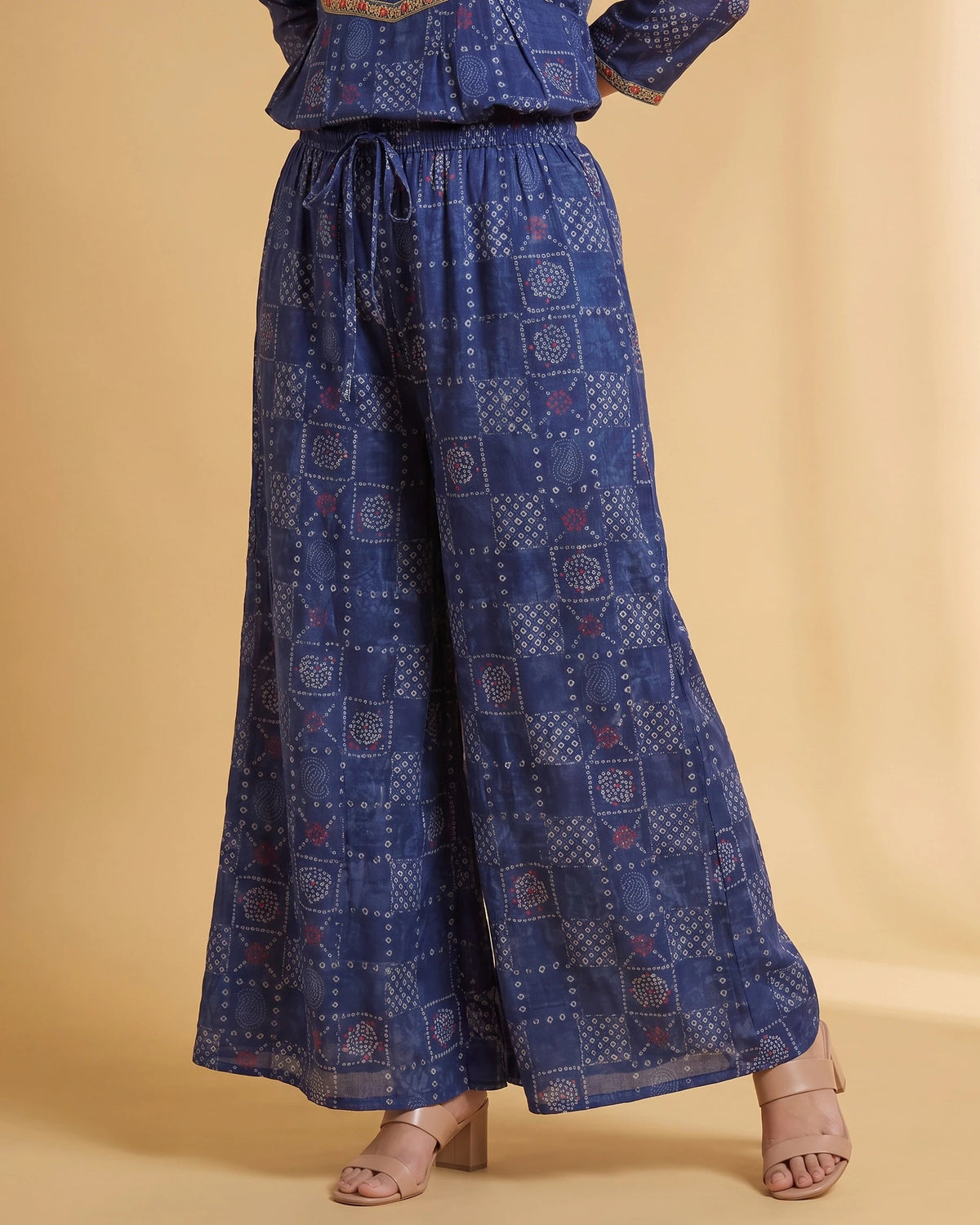 Women Navy Blue Embroidered Straight Fit Ethnic Suit Set
