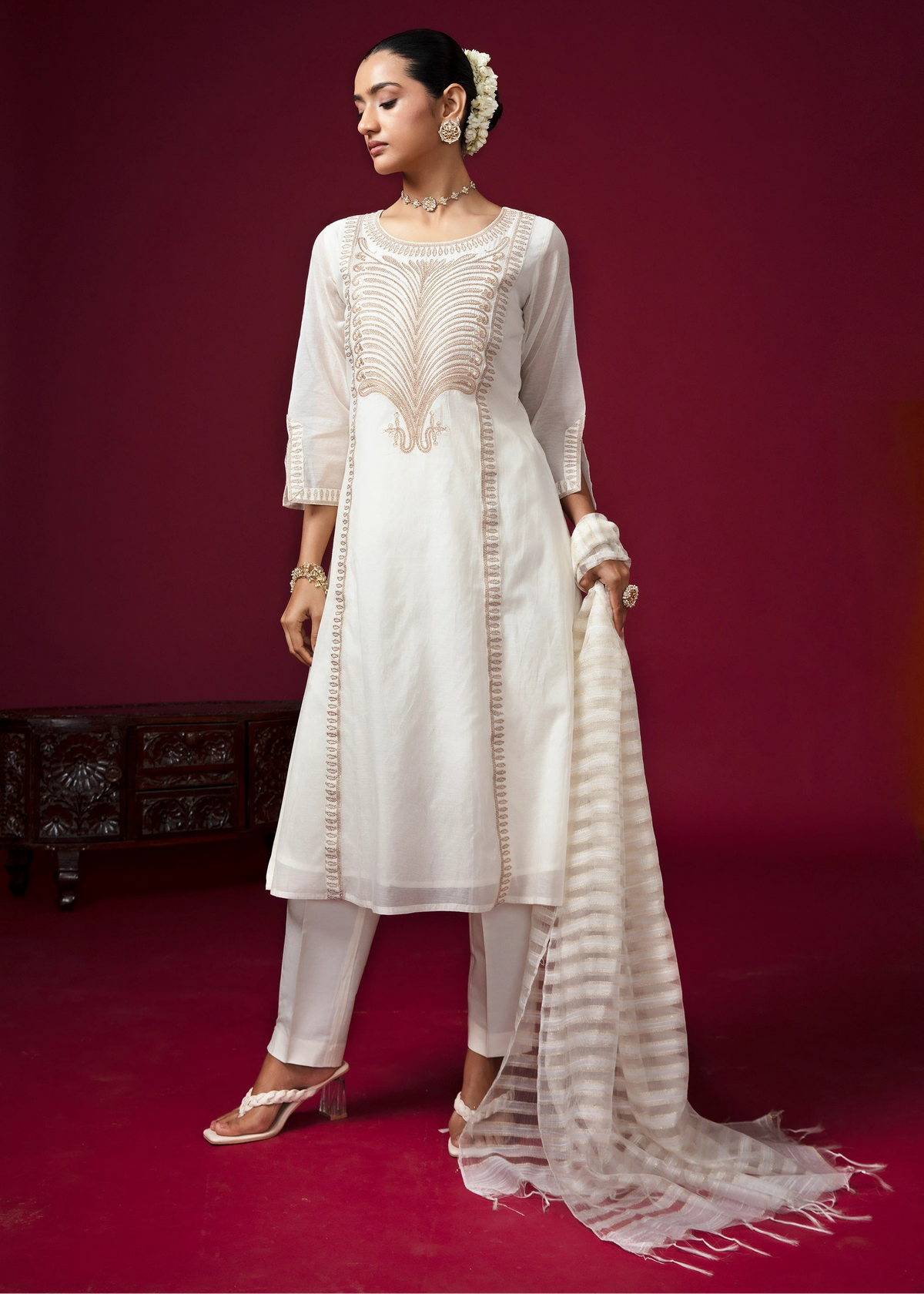 Women Off White Embroidered Straight Fit Ethnic Suit Set
