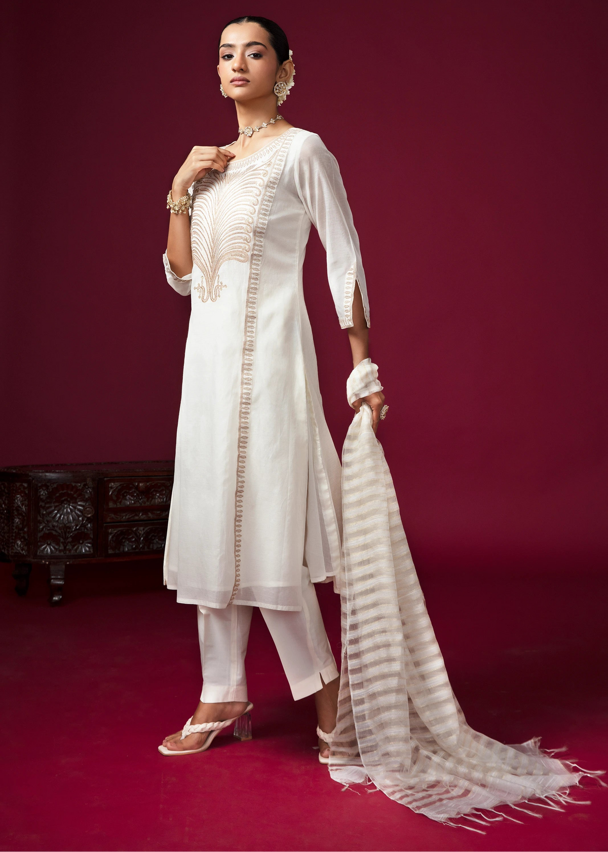 Women Off White Embroidered Straight Fit Ethnic Suit Set