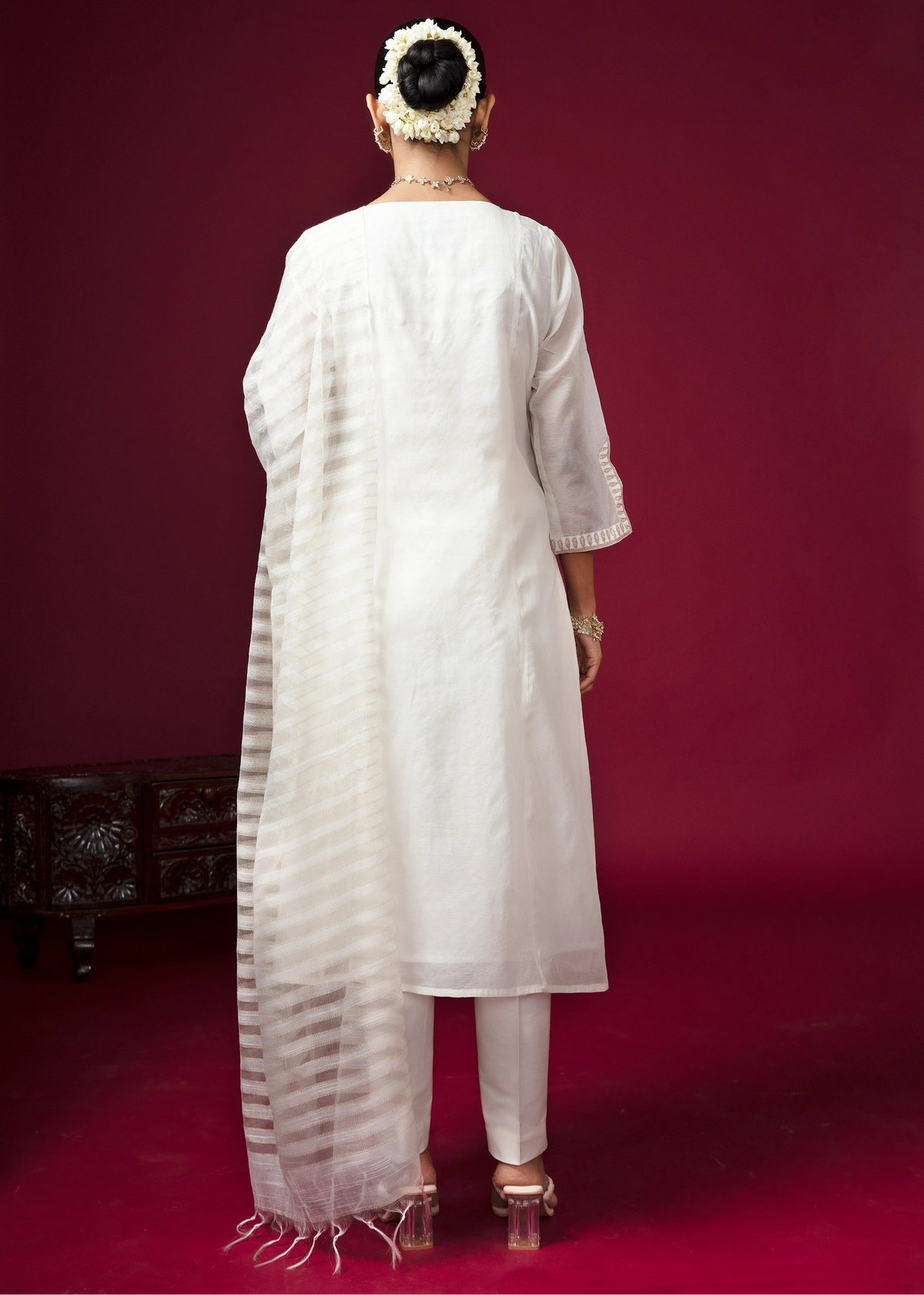 Women Off White Embroidered Straight Fit Ethnic Suit Set