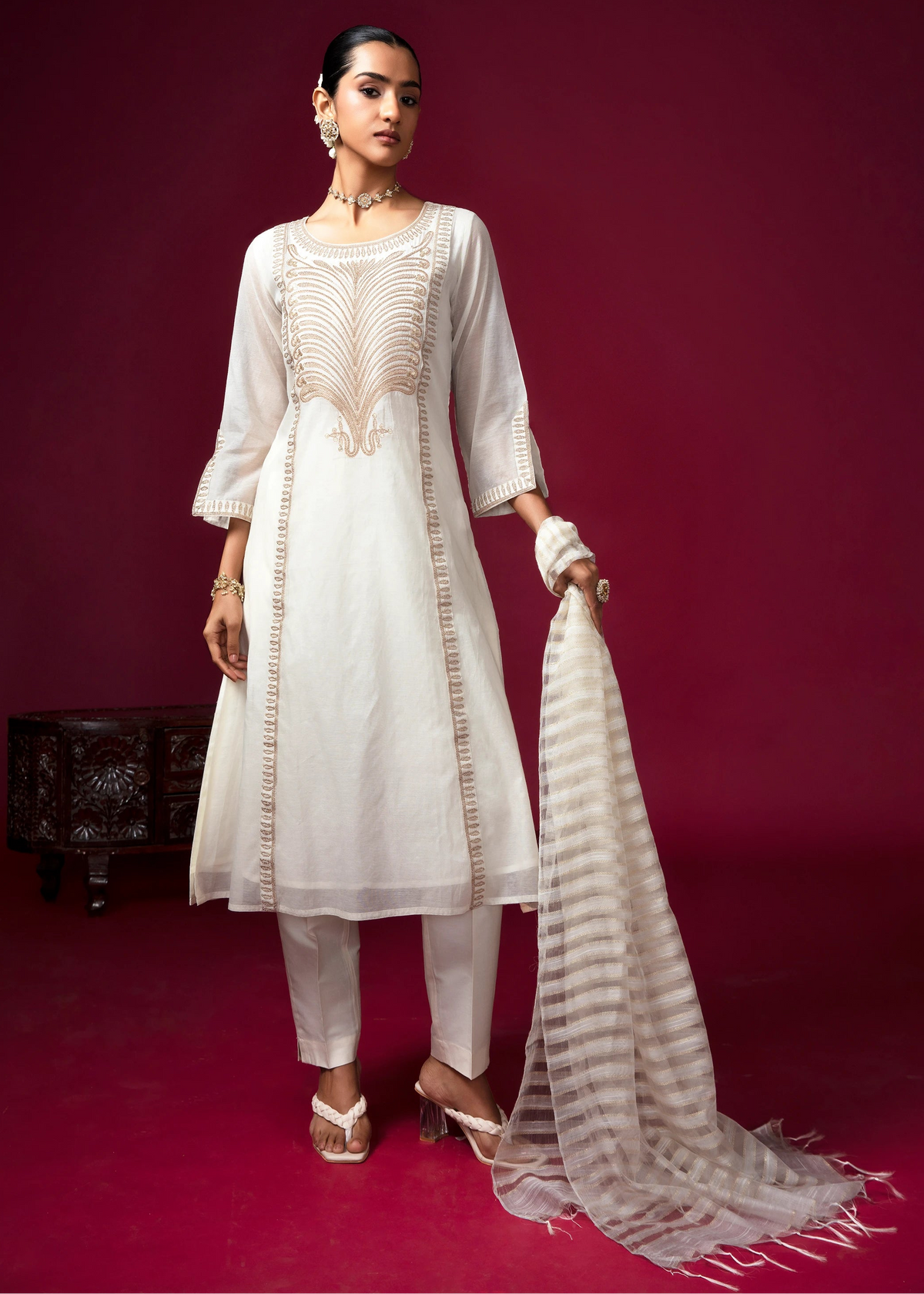 Women Off White Embroidered Straight Fit Ethnic Suit Set