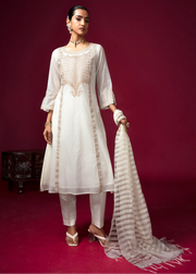 Women Off White Embroidered Straight Fit Ethnic Suit Set