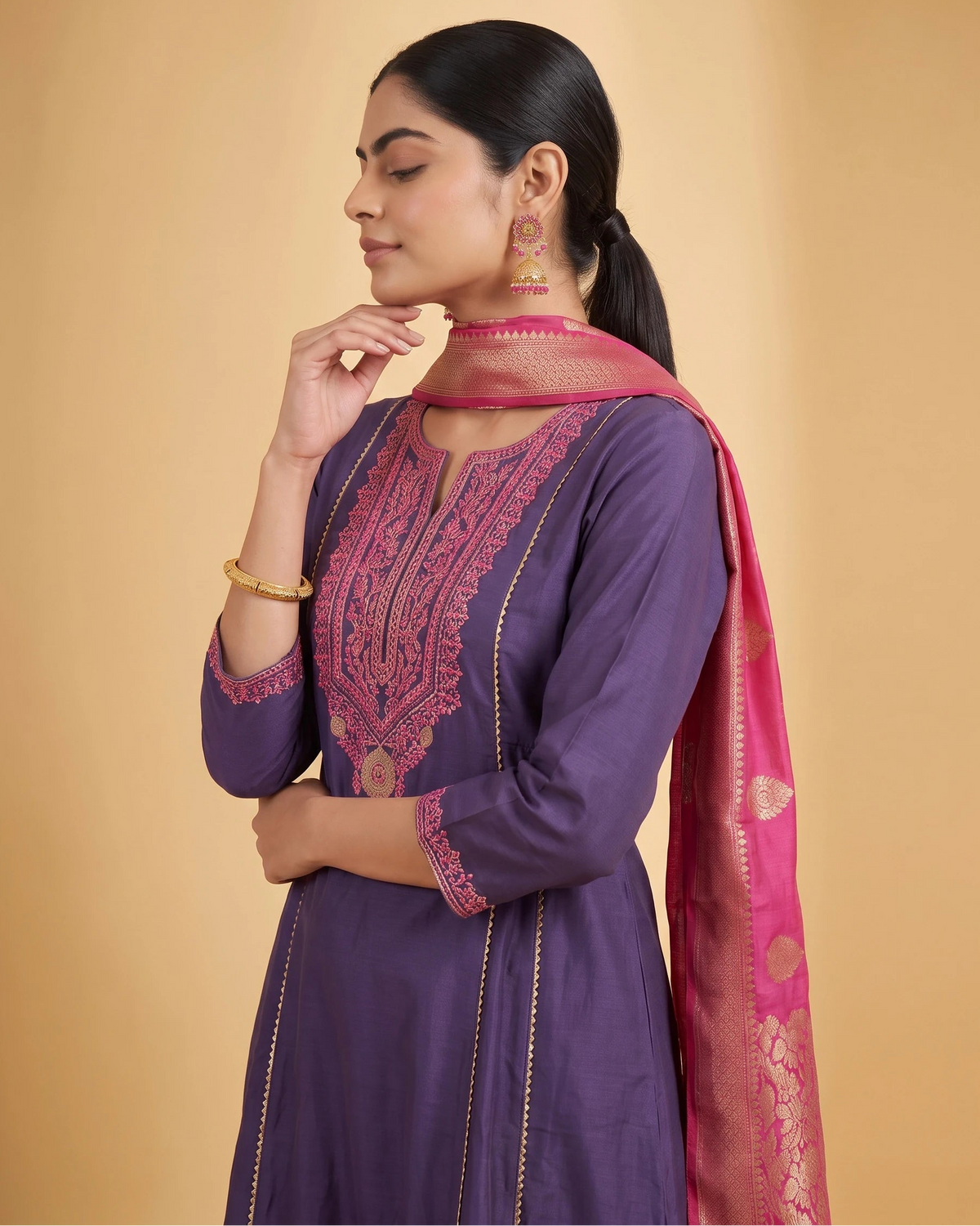 Women Purple Embroidered Straight Fit Ethnic Suit Set