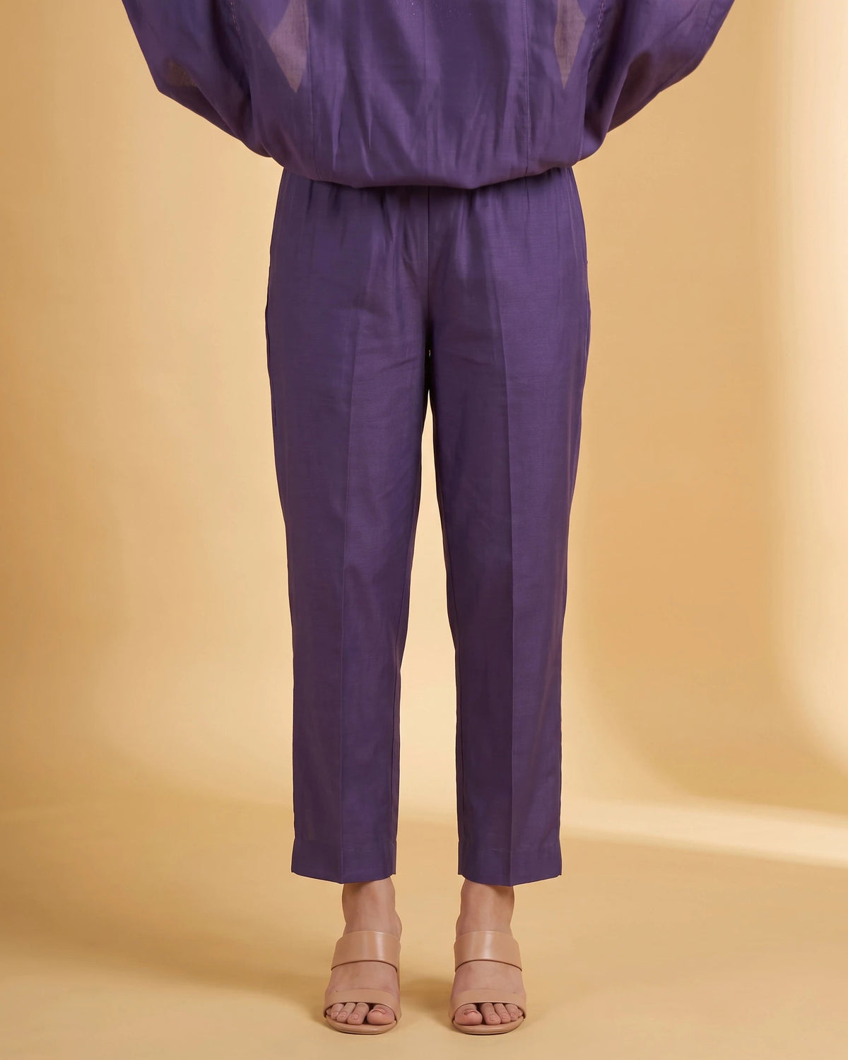 Women Purple Embroidered Straight Fit Ethnic Suit Set