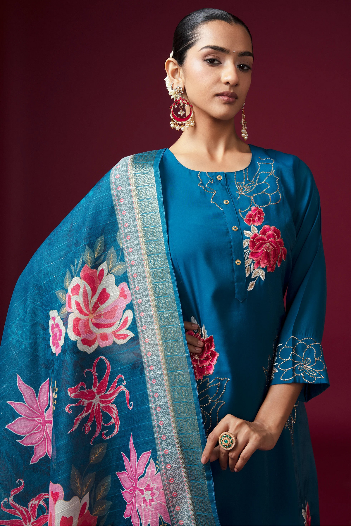 Women Royal Blue Embroidered Ethnic Suit Set