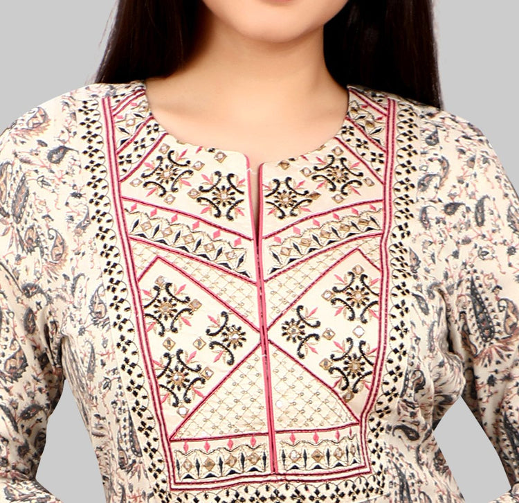 Dilara Off White & Grey Cotton Kurta With Pant Set