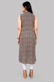 Faizah Black & Maroon Cotton Sleeves Kurti
