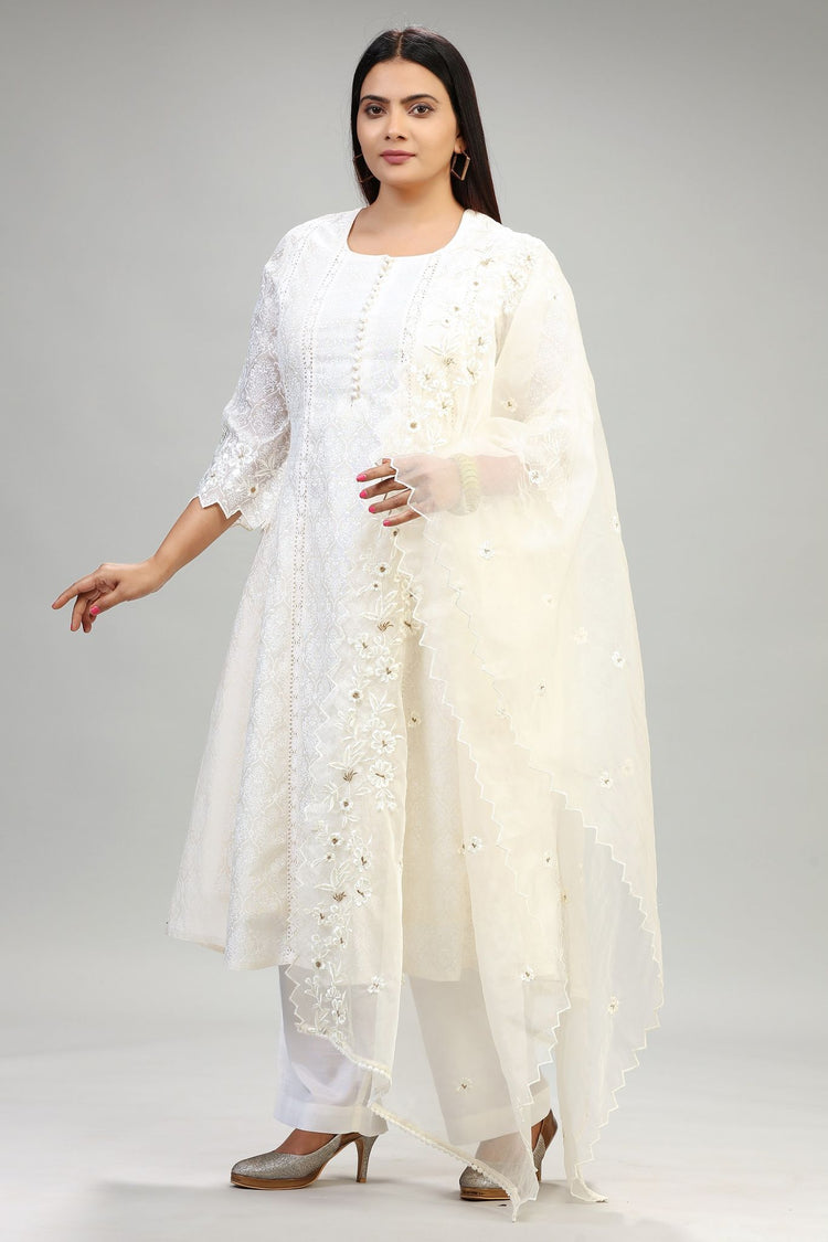 Hadiya White Cotton Embroidered Suit Set
