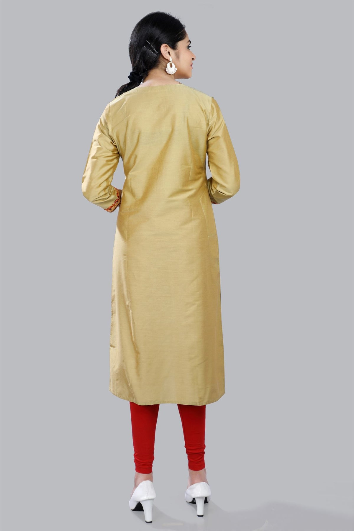 Zeynep Gold Cotton Silk Embroidered Straight Kurti